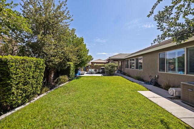 2898 Ship Rock Court, Tulare, CA 93274