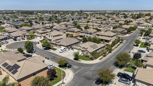 2898 Ship Rock Court, Tulare, CA 93274