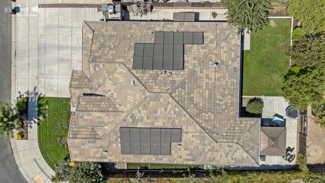 2898 Ship Rock Court, Tulare, CA 93274