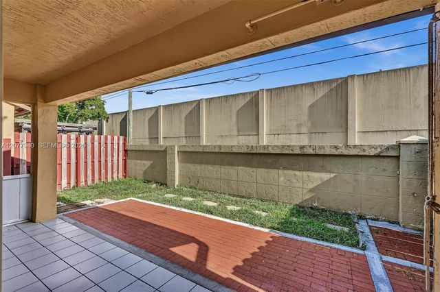 13949 N Forest Oak Circle, Davie, FL 33325