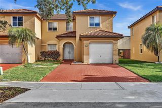 13949 N Forest Oak Circle, Davie, FL 33325