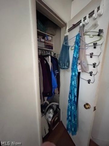 30 Madison Avenue, Cuyahoga Falls, OH 44221