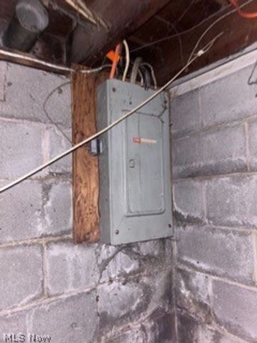 30 Madison Avenue, Cuyahoga Falls, OH 44221