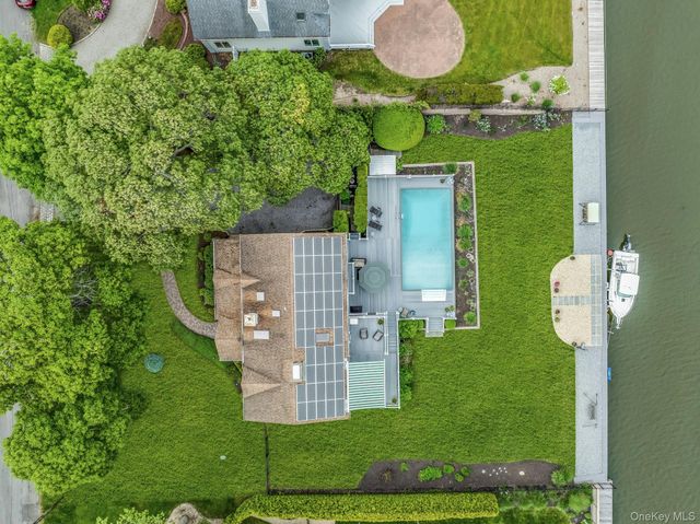 6 Mill Pond Road, Hampton Bays, NY 11946