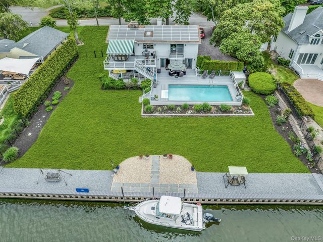 6 Mill Pond Road, Hampton Bays, NY 11946