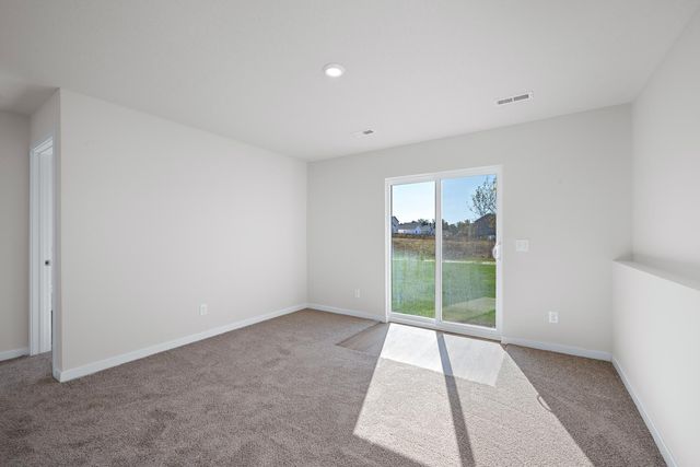 902 Spruce Circle N, Cambridge, MN 55008