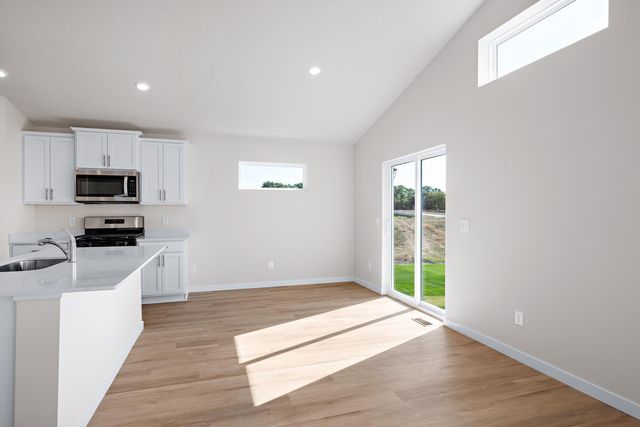 902 Spruce Circle N, Cambridge, MN 55008
