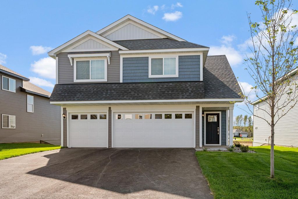 902 Spruce Circle N, Cambridge, MN 55008
