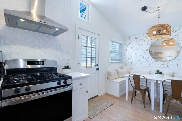 784 East Broadway, Milford, CT 06460