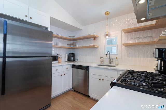 784 East Broadway, Milford, CT 06460