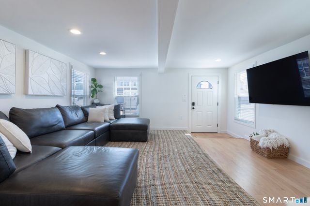 784 East Broadway, Milford, CT 06460