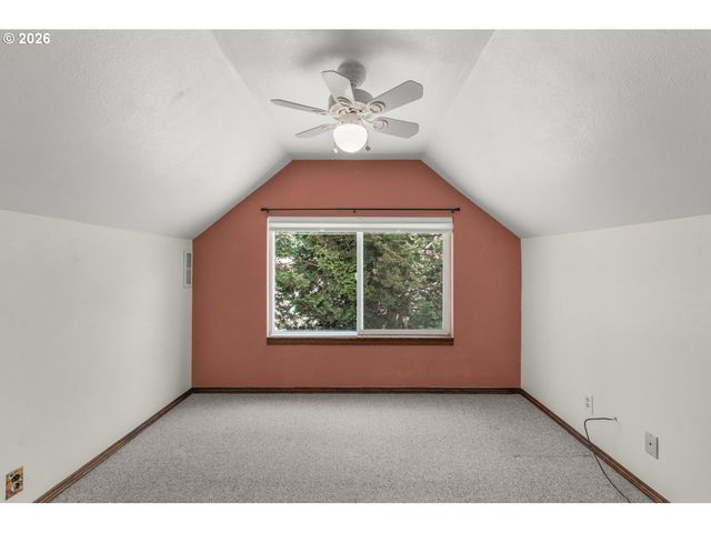 333 HOLMES Ln, Oregon City, OR 97045