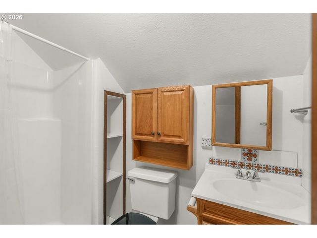 333 HOLMES Ln, Oregon City, OR 97045