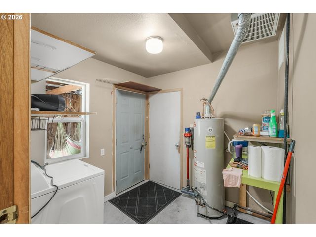 333 HOLMES Ln, Oregon City, OR 97045