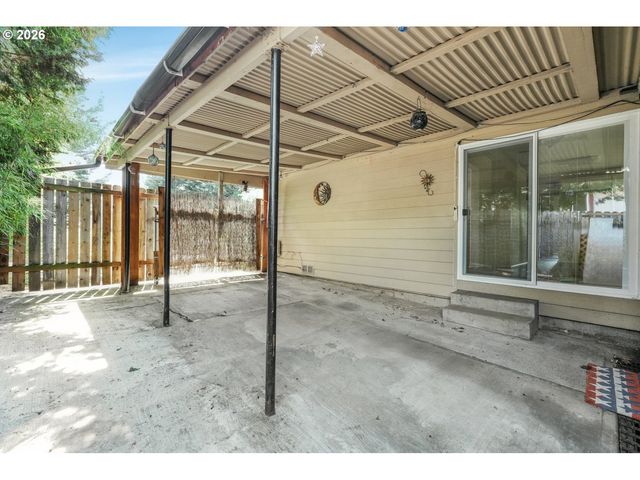 333 HOLMES Ln, Oregon City, OR 97045