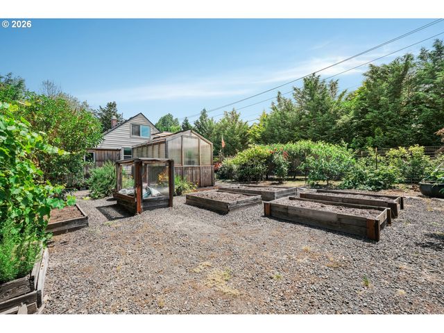 333 HOLMES Ln, Oregon City, OR 97045
