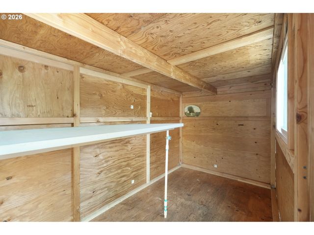 333 HOLMES Ln, Oregon City, OR 97045