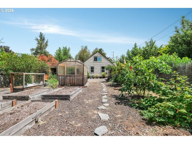 333 HOLMES Ln, Oregon City, OR 97045