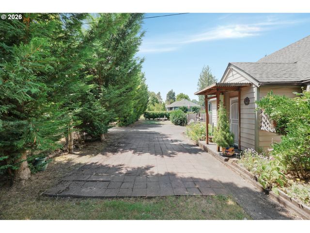 333 HOLMES Ln, Oregon City, OR 97045