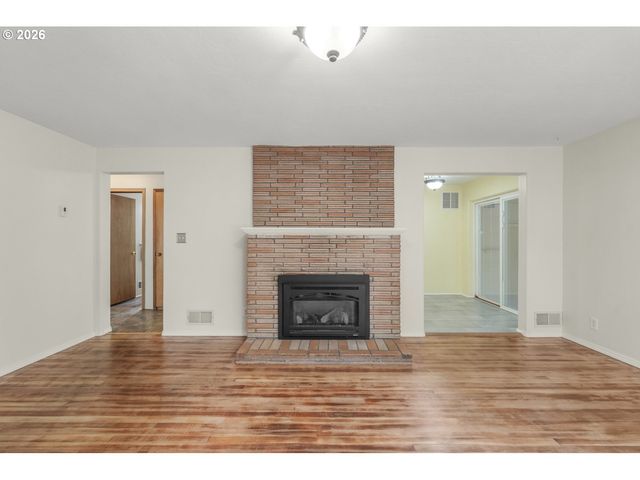 333 HOLMES Ln, Oregon City, OR 97045