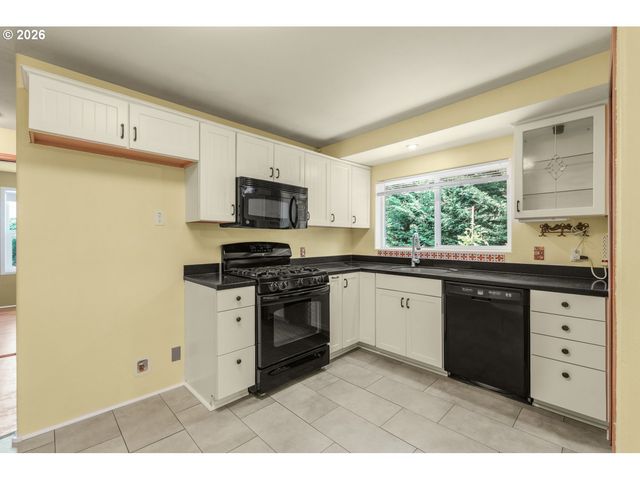333 HOLMES Ln, Oregon City, OR 97045