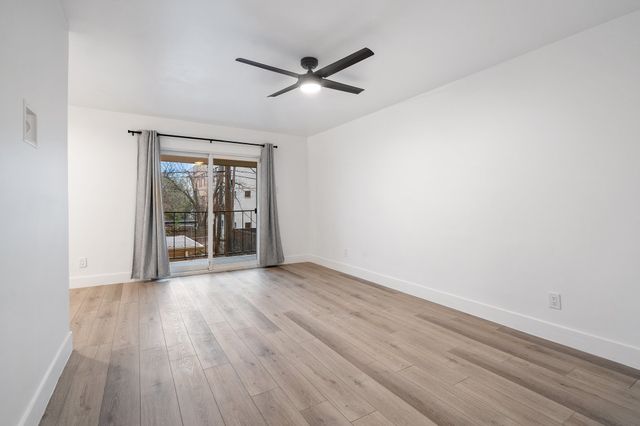 3919 Holland Avenue 206, Dallas, TX 75219