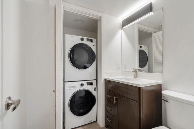 3919 Holland Avenue 206, Dallas, TX 75219