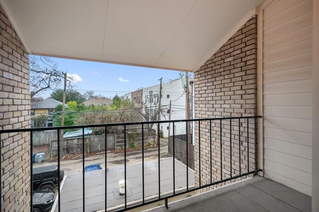 3919 Holland Avenue 206, Dallas, TX 75219