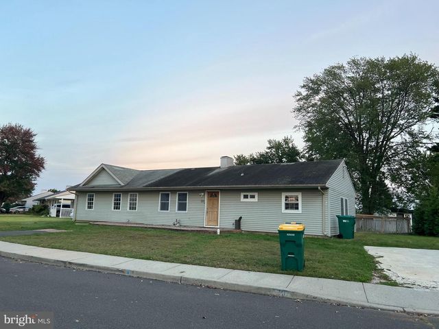 120 LEBBIE LN, Fairless Hills, PA 19030
