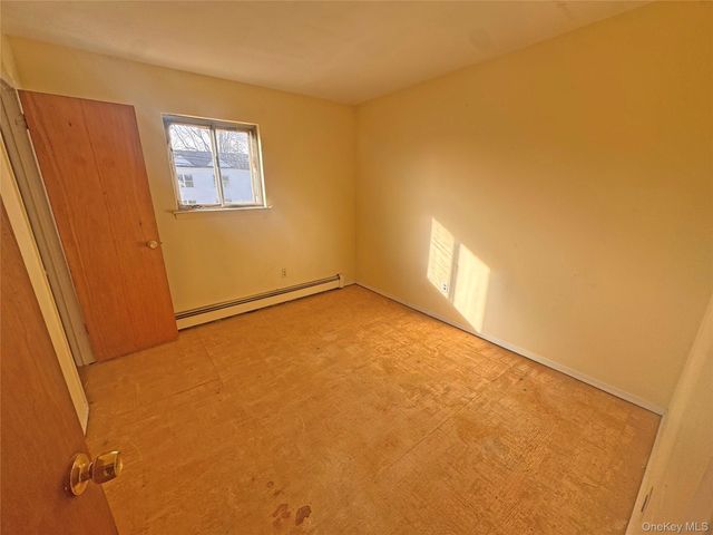 192 Ferraris Street, Copiague, NY 11726