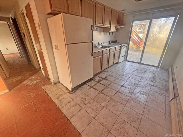 192 Ferraris Street, Copiague, NY 11726