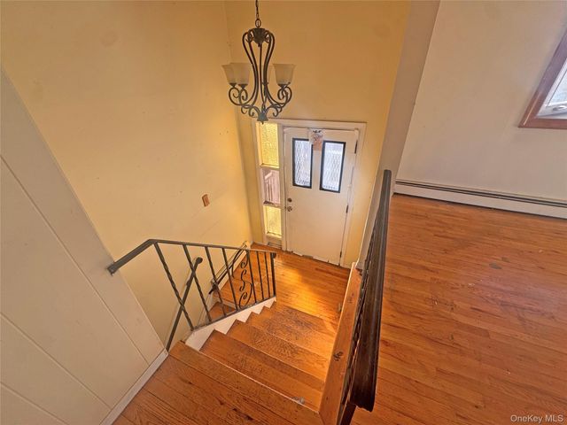 192 Ferraris Street, Copiague, NY 11726