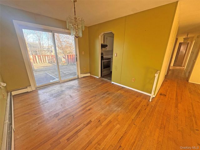 192 Ferraris Street, Copiague, NY 11726