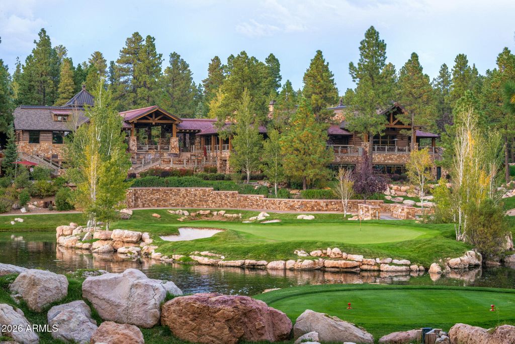 Image 10 of property listing at 3681 S Woodland Hills Drive 363, Flagstaff, AZ 86005