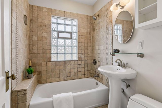 4431 Russell Avenue N, Minneapolis, MN 55412