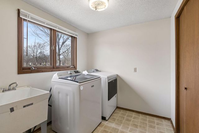 4431 Russell Avenue N, Minneapolis, MN 55412