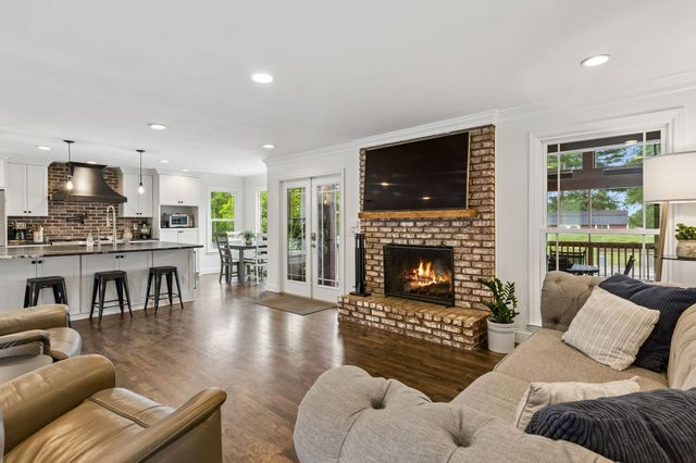 102 Azalea Ln, Franklin, TN 37064