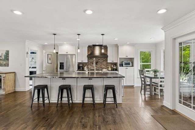 102 Azalea Ln, Franklin, TN 37064