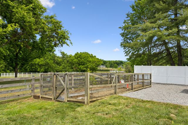 102 Azalea Ln, Franklin, TN 37064