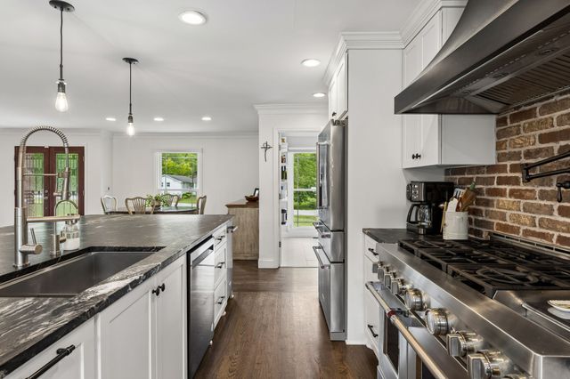 102 Azalea Ln, Franklin, TN 37064