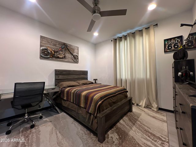 8616 W RANCHO Drive, Glendale, AZ 85305