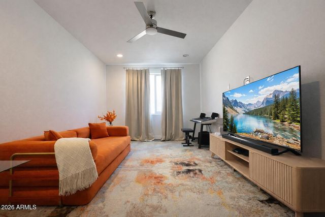 8616 W RANCHO Drive, Glendale, AZ 85305