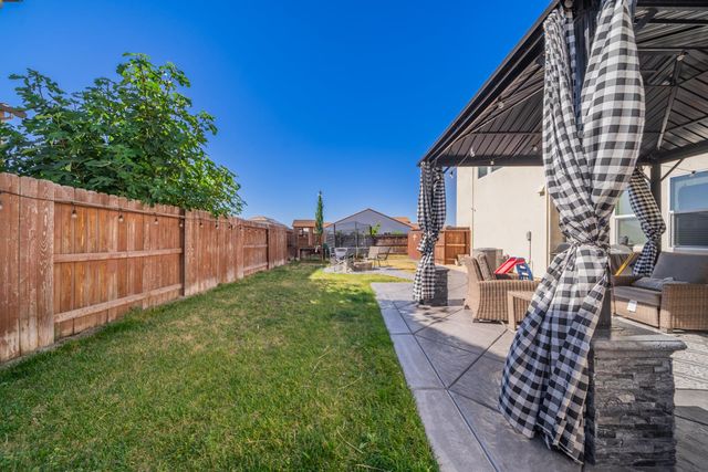 1767 W WOODWARD Ave, Manteca, CA 95337