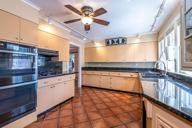 1391 Old North Main Street, Laconia, NH 03246