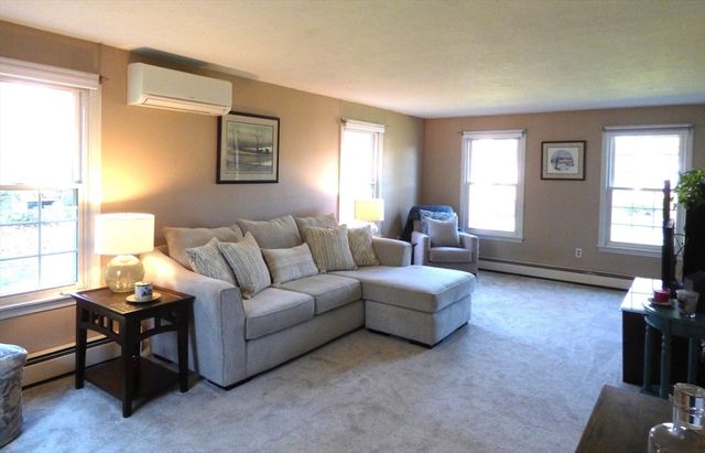 141 Barry St, Agawam, MA 01030