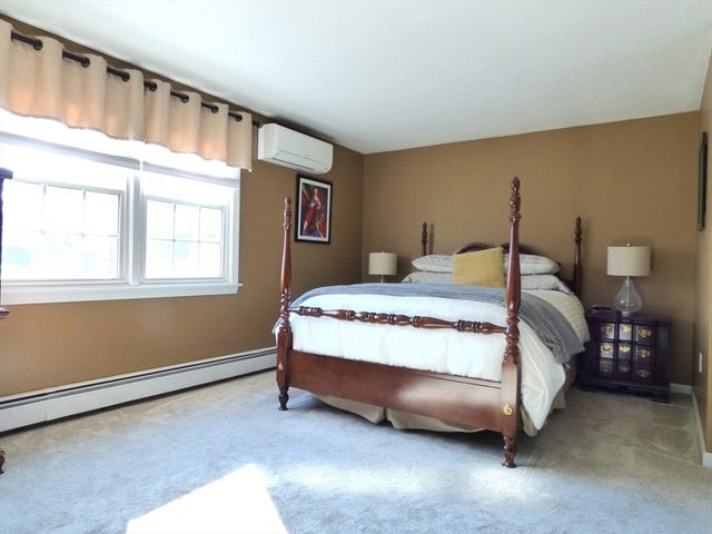 141 Barry St, Agawam, MA 01030