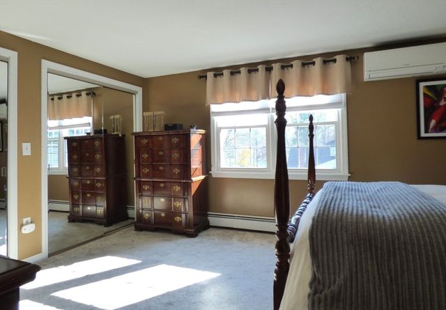 141 Barry St, Agawam, MA 01030