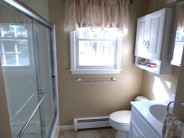 141 Barry St, Agawam, MA 01030