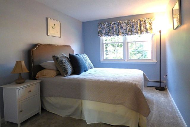 141 Barry St, Agawam, MA 01030