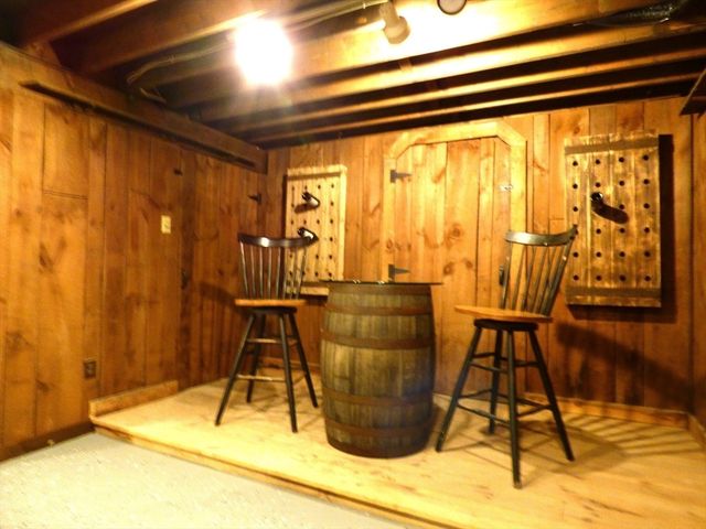 141 Barry St, Agawam, MA 01030